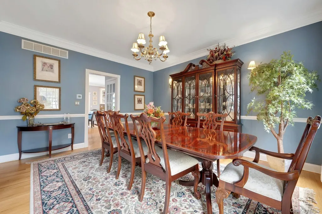 34 Eagle Court White Plains NY 10605