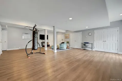 34 Eagle Court White Plains NY 10605