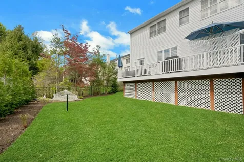 34 Eagle Court White Plains NY 10605