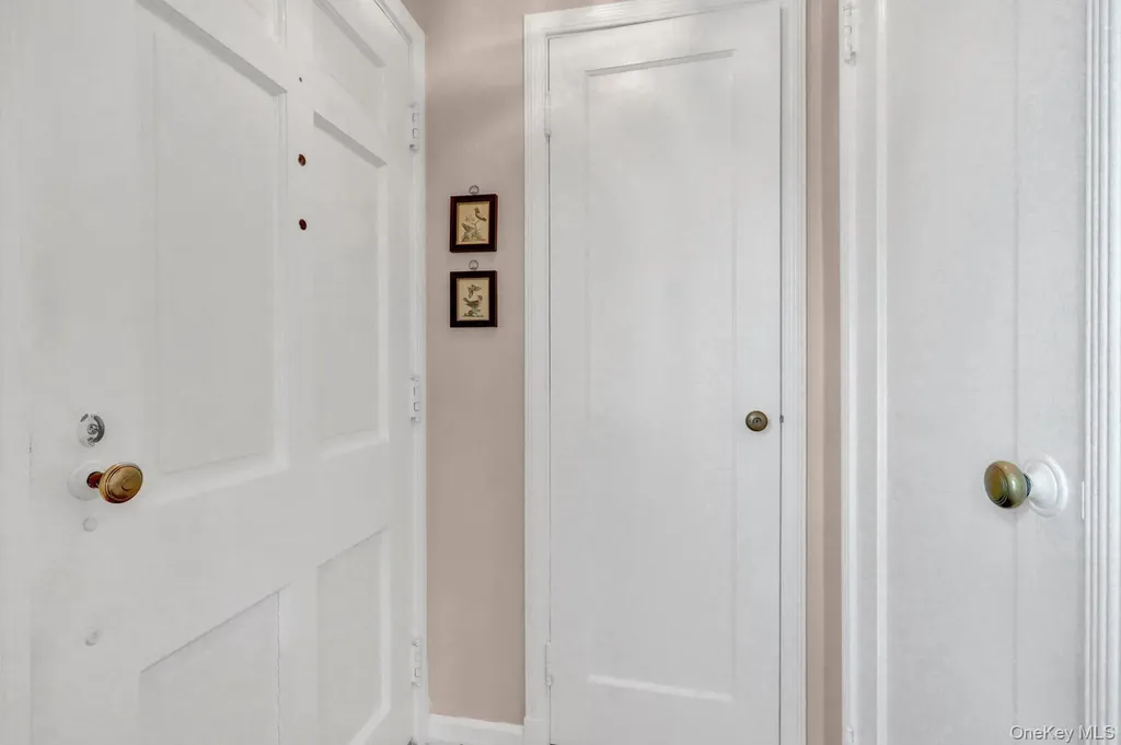 277 E Argyle Street Valley Stream NY 11580