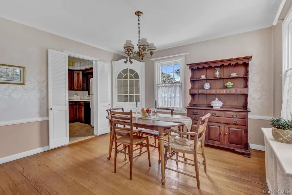 277 E Argyle Street Valley Stream NY 11580