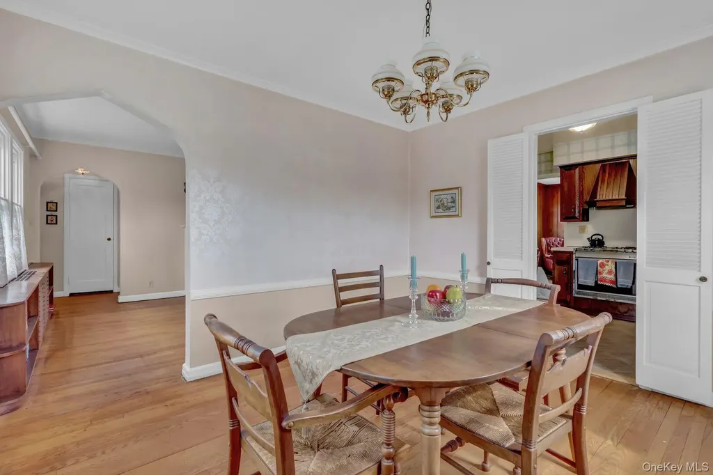 277 E Argyle Street Valley Stream NY 11580