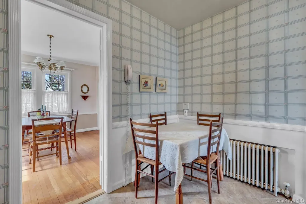 277 E Argyle Street Valley Stream NY 11580