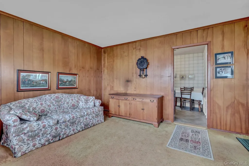 277 E Argyle Street Valley Stream NY 11580