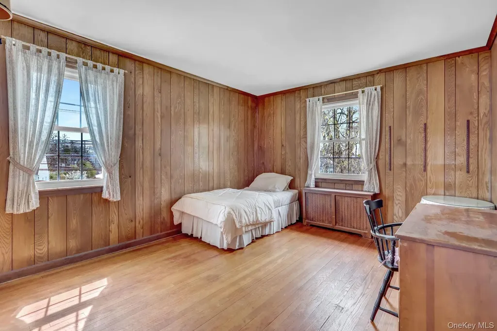 277 E Argyle Street Valley Stream NY 11580