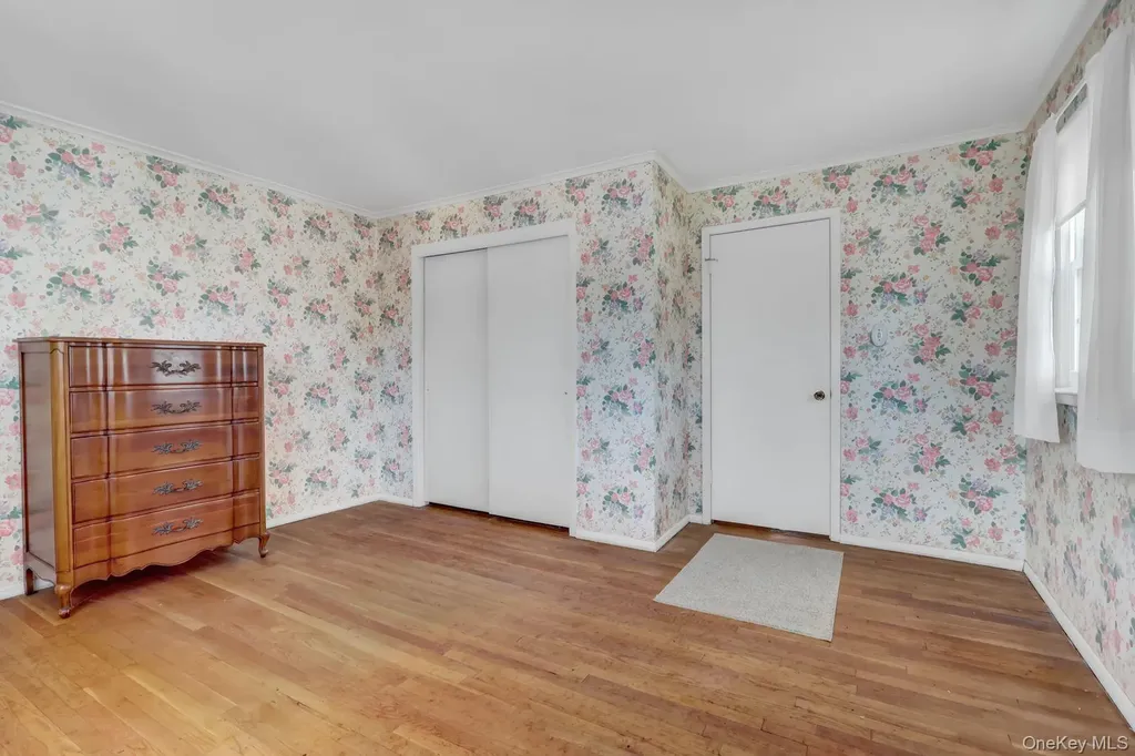 277 E Argyle Street Valley Stream NY 11580