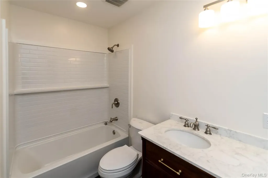 4407 Albany Post Road Hyde Park NY 12538