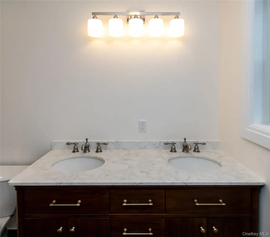 4407 Albany Post Road Hyde Park NY 12538