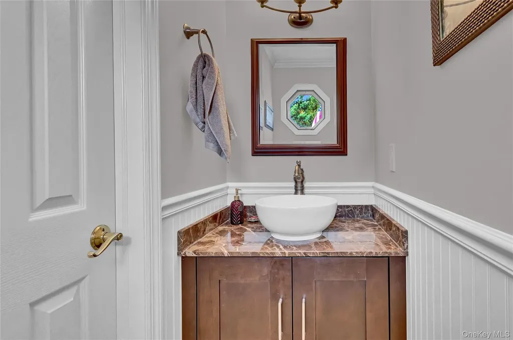 4 Dove Path Coram NY 11727