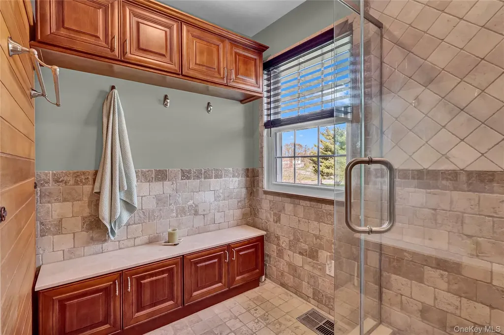 4 Dove Path Coram NY 11727