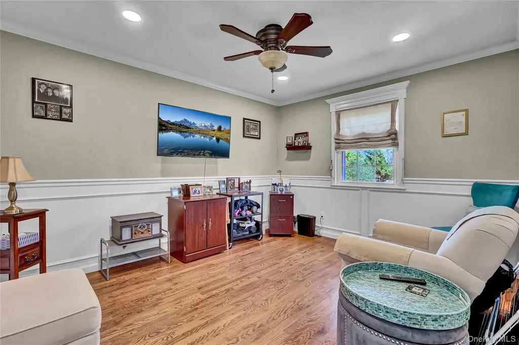 4 Dove Path Coram NY 11727