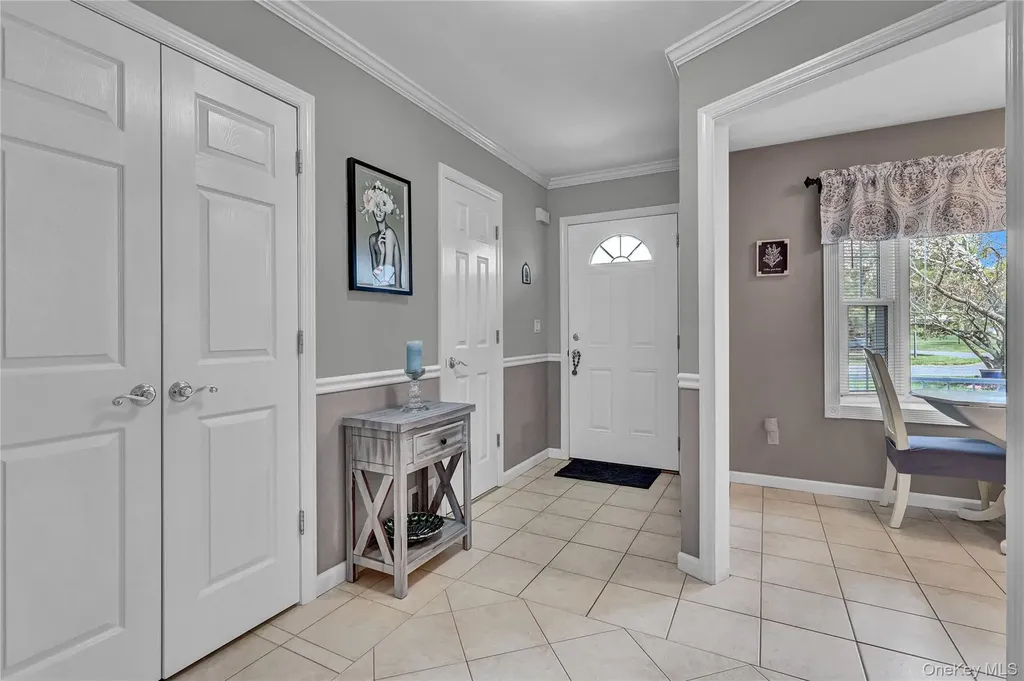 4 Dove Path Coram NY 11727