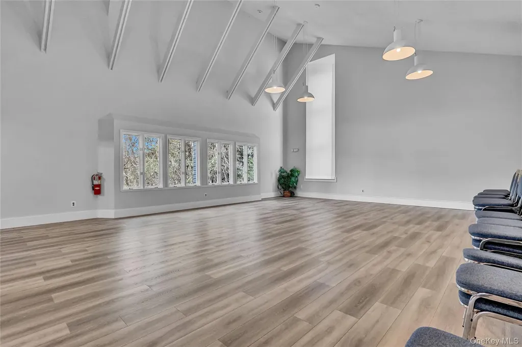 4 Dove Path Coram NY 11727