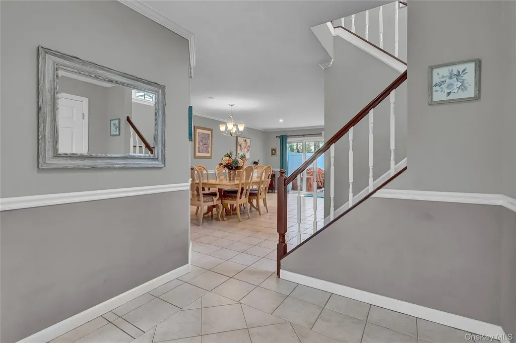 4 Dove Path Coram NY 11727