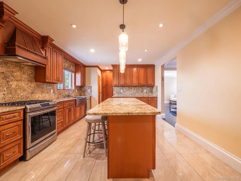 7520 180th Street Fresh Meadows NY 11366