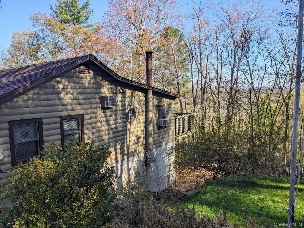 33 E Tusten Place Smallwood NY 12778