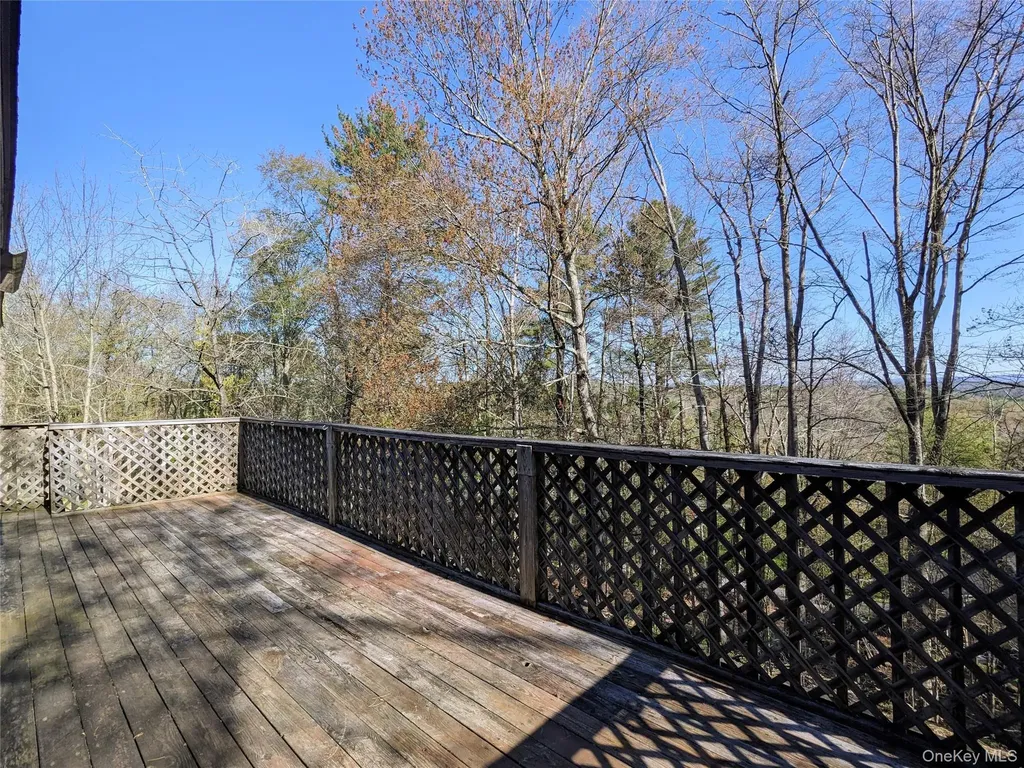 33 E Tusten Place Smallwood NY 12778