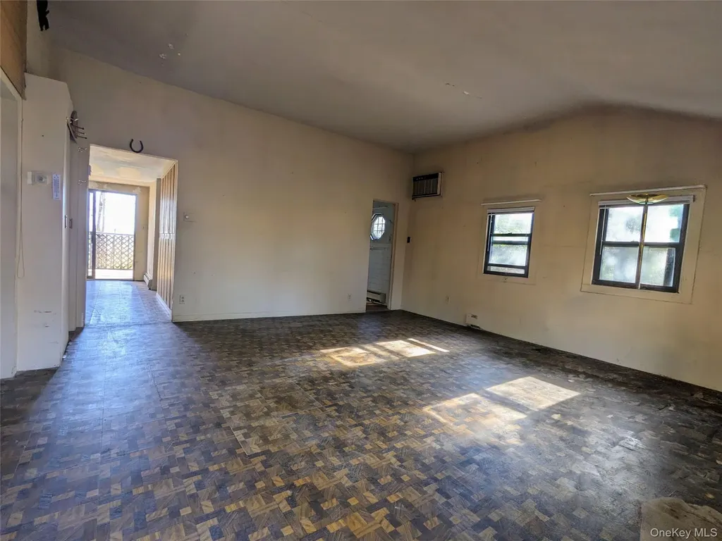 33 E Tusten Place Smallwood NY 12778