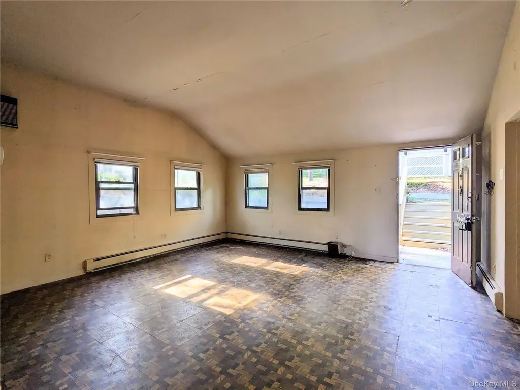 33 E Tusten Place Smallwood NY 12778