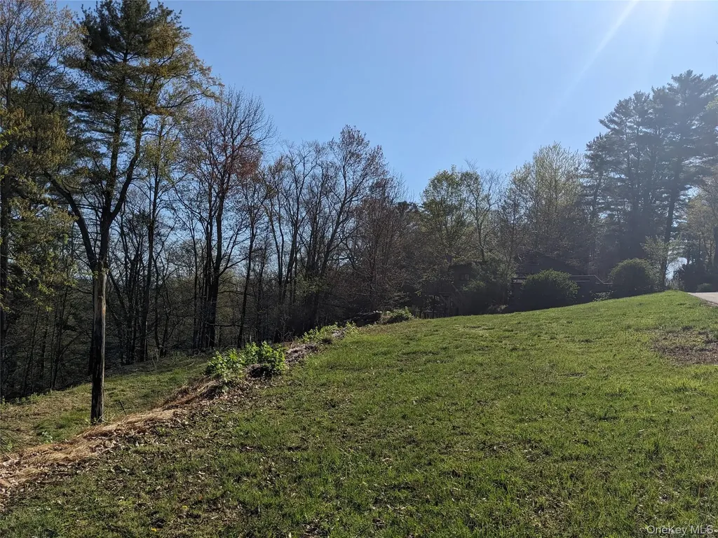 33 E Tusten Place Smallwood NY 12778