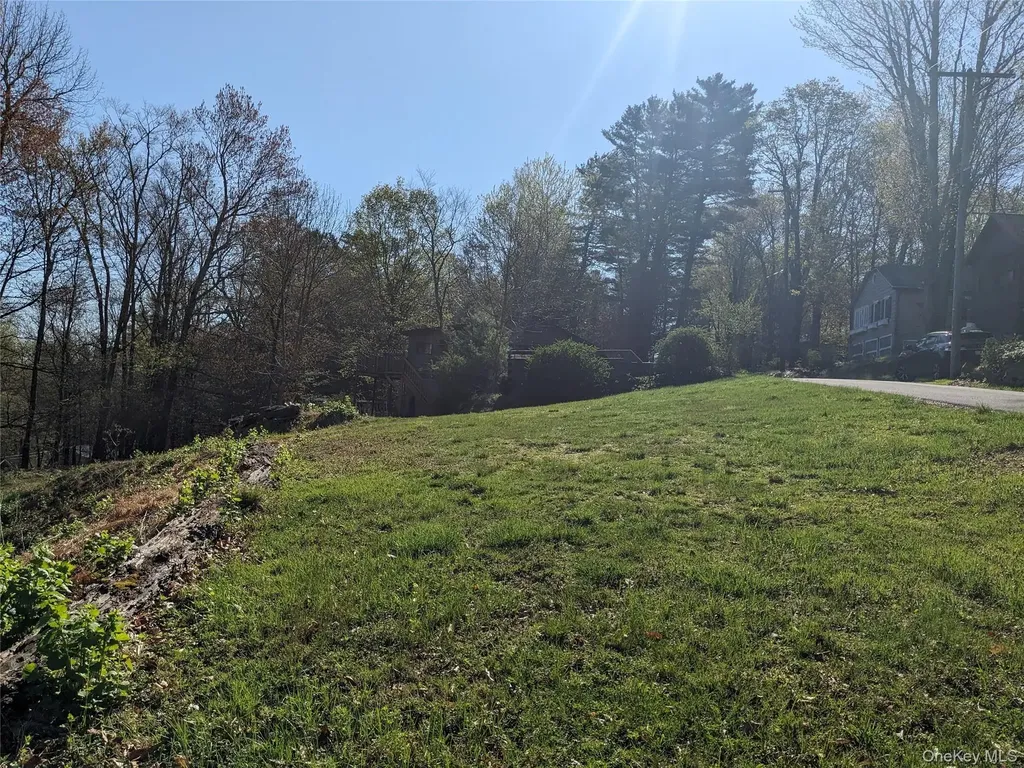 33 E Tusten Place Smallwood NY 12778