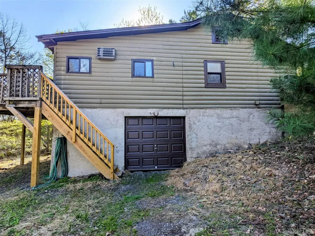 33 E Tusten Place Smallwood NY 12778
