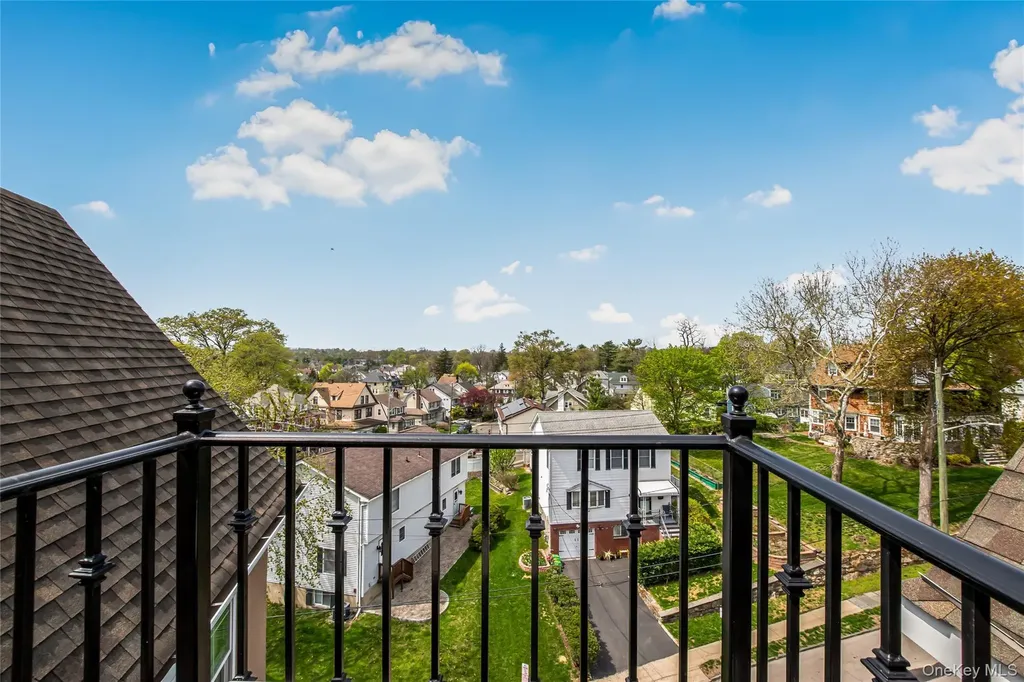 80 Old Boston Post Road New Rochelle NY 10801