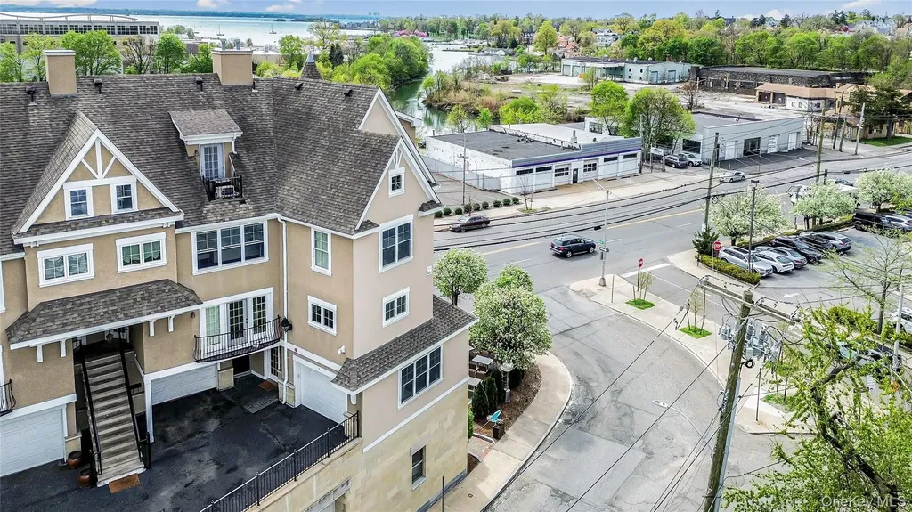 80 Old Boston Post Road New Rochelle NY 10801