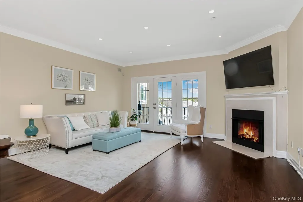 80 Old Boston Post Road New Rochelle NY 10801
