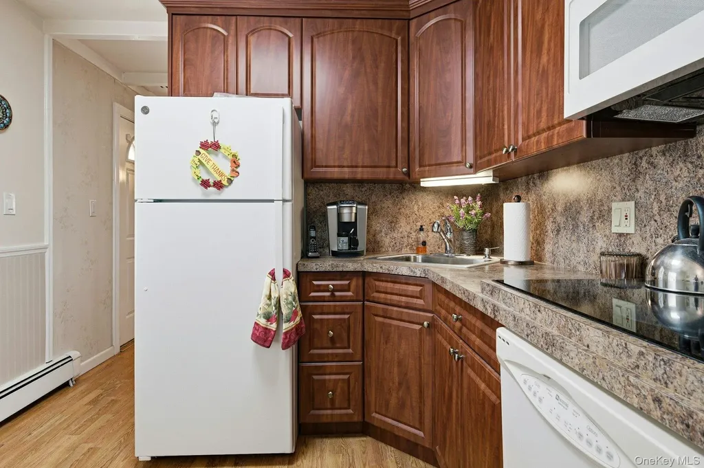 124 Saddle Lane Levittown NY 11756