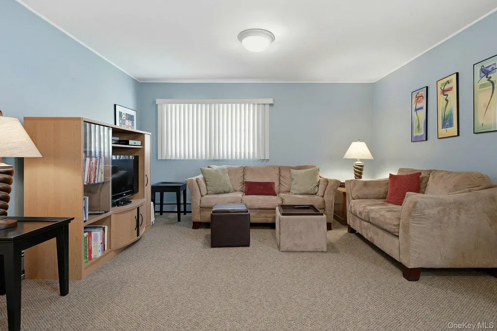 124 Saddle Lane Levittown NY 11756