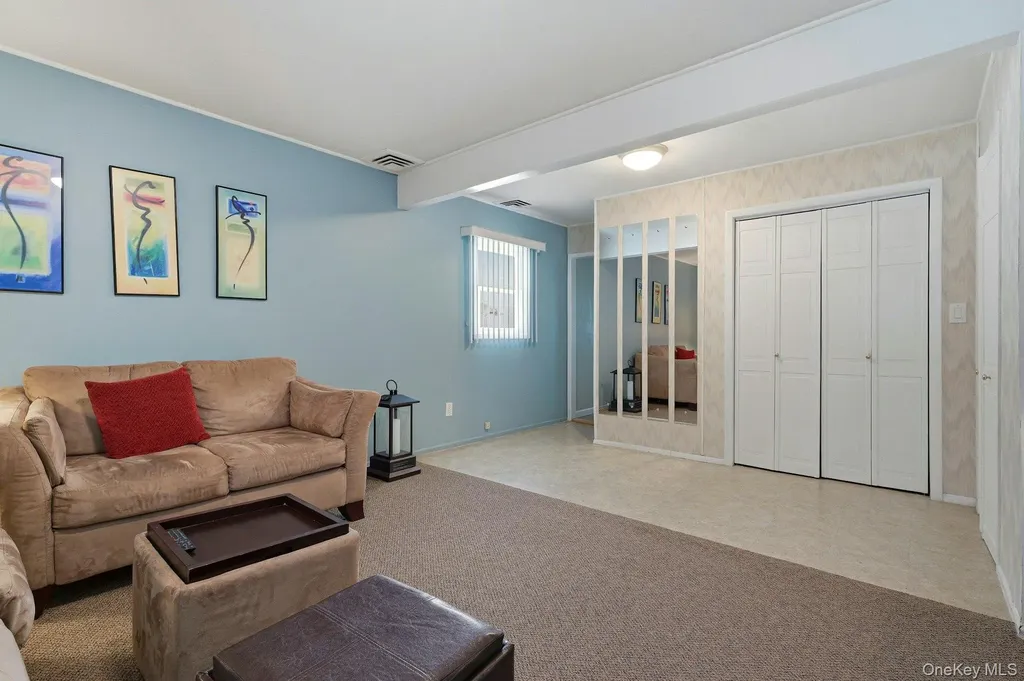 124 Saddle Lane Levittown NY 11756