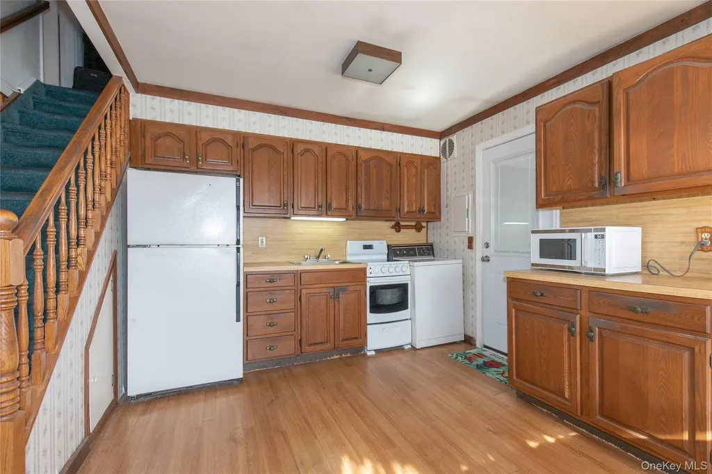 5 Crabtree Lane Levittown NY 11756