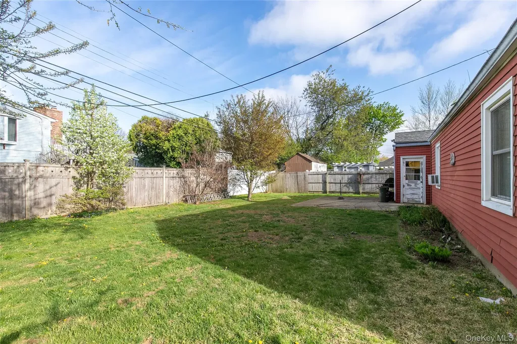 5 Crabtree Lane Levittown NY 11756