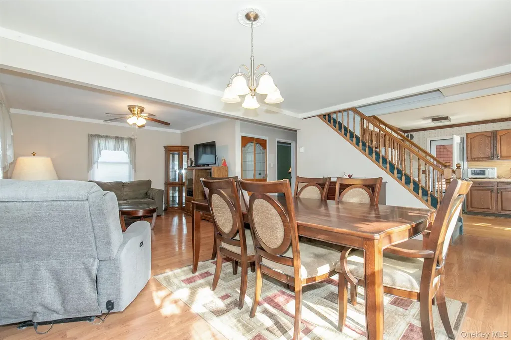 5 Crabtree Lane Levittown NY 11756