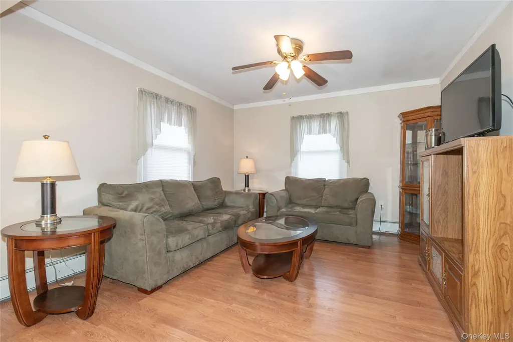 5 Crabtree Lane Levittown NY 11756