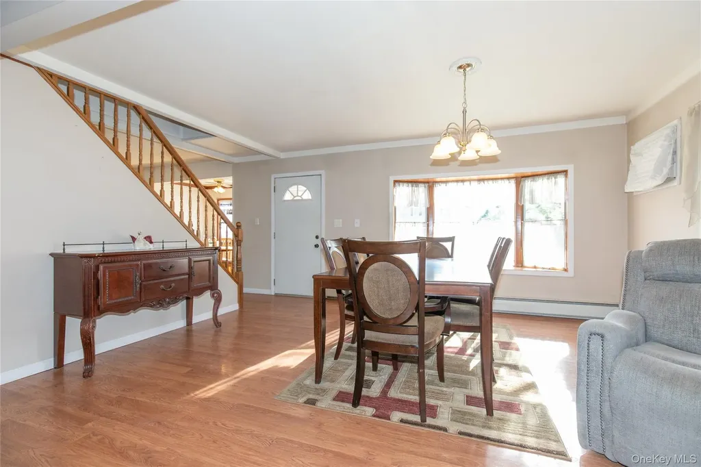 5 Crabtree Lane Levittown NY 11756