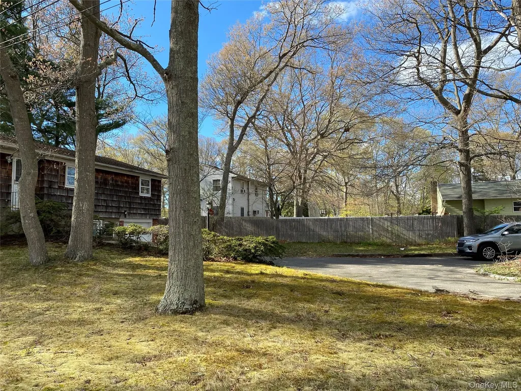 20 Oak Place Selden NY 11784