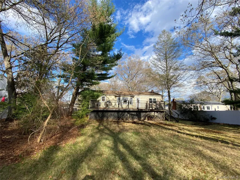 20 Oak Place Selden NY 11784