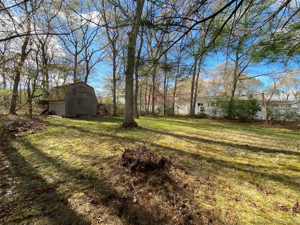 20 Oak Place Selden NY 11784