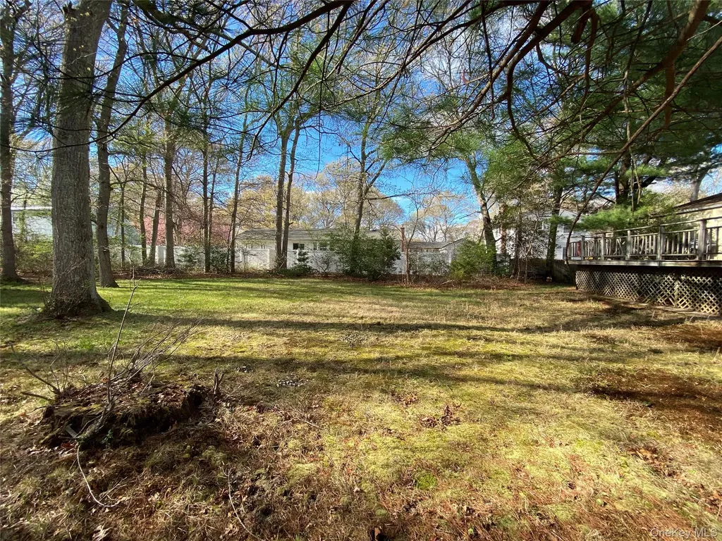 20 Oak Place Selden NY 11784
