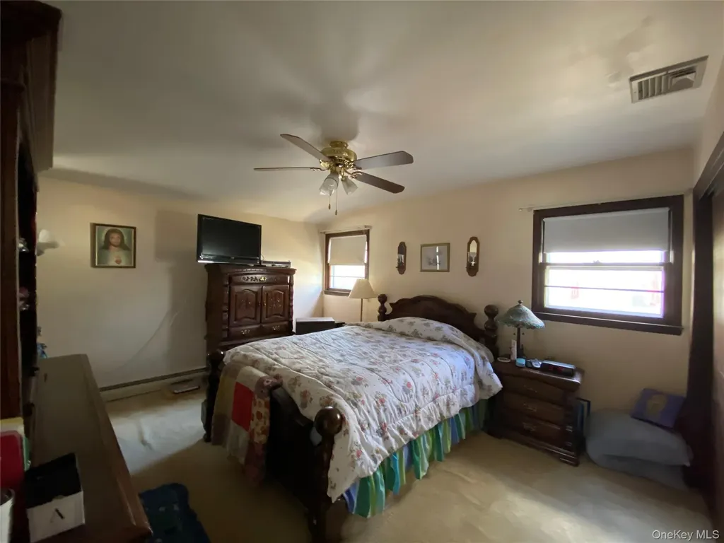 20 Oak Place Selden NY 11784