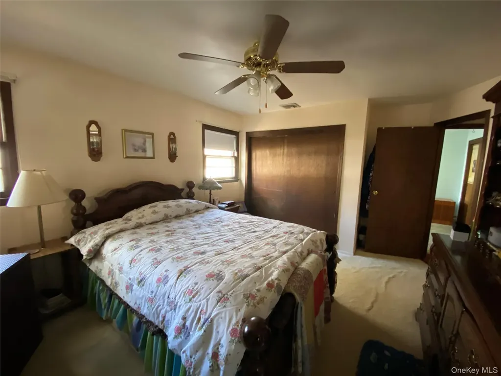 20 Oak Place Selden NY 11784