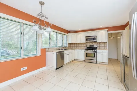 18 Emerson Avenue Staten Island NY 10301