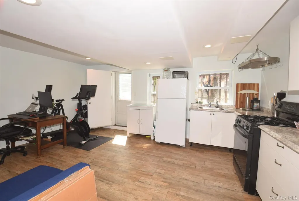 10548 65th Road Forest Hills NY 11375
