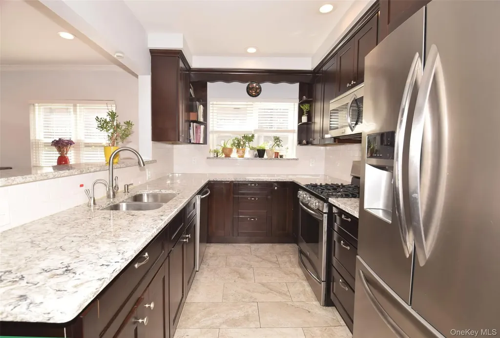 10548 65th Road Forest Hills NY 11375