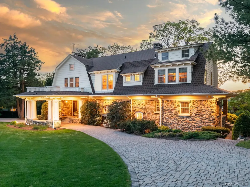 25 West Drive Manhasset NY 11030