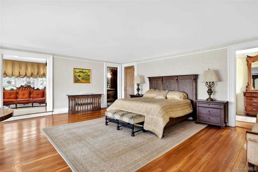 25 West Drive Manhasset NY 11030