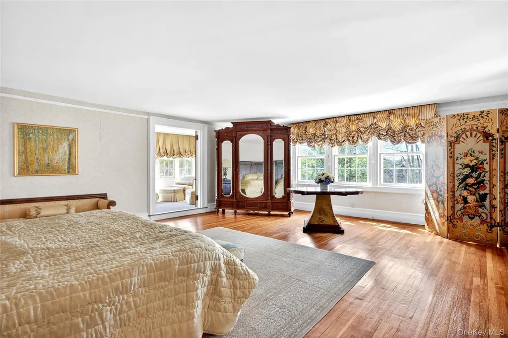 25 West Drive Manhasset NY 11030