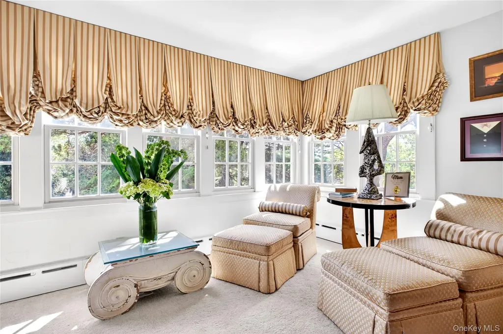 25 West Drive Manhasset NY 11030